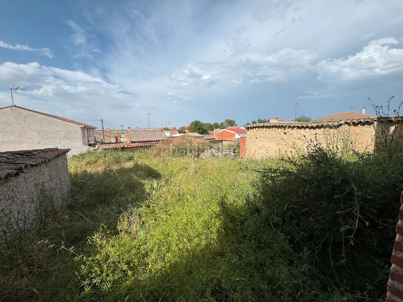 Foto 00218f9a-9e3b-4dec-99a4-a1f9cc32a4a1. Masía en calle don ramon y cajal 13 grupo integra, casa de pueblo como posada con proyecto y licencia de obras con obra iniciada . en Adanero
