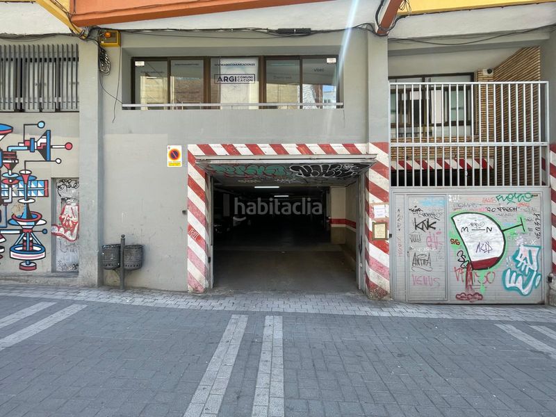 Foto 0d6fb0f6-1464-4a97-a3ee-f05d6201790a. Aparcament cotxe a calle de los moros 4 a San Martín Valladolid