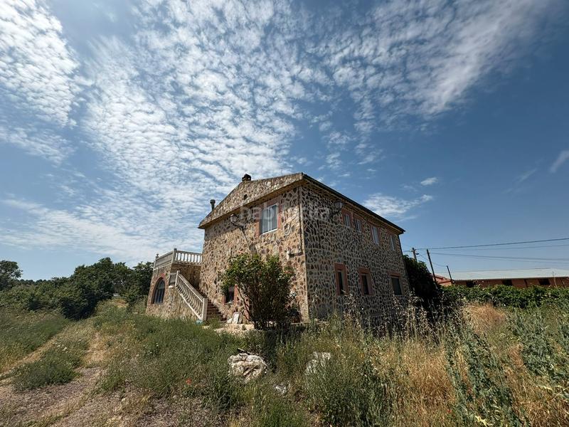 Foto a324182c-fa83-499d-b05f-5e3f0fc3cefc. Chalet en travesía palacios 7 panaderos valladolid inmobi, chalet individual en vezdemarban con posibilidad de piscina por 20.000€ a mayores del precio de venta en Vezdemarbán