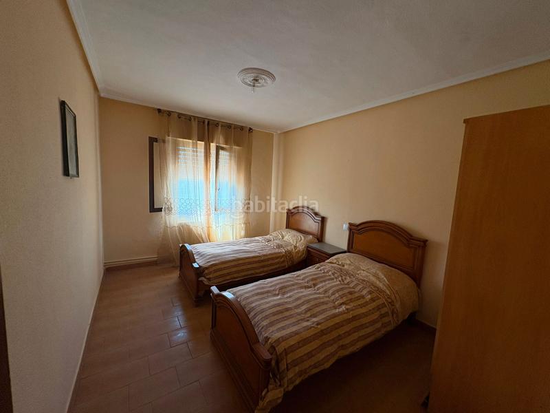 Foto ec7da0ef-204f-43af-ae34-79bd2ab5da4a. Chalet en travesía palacios 7 panaderos valladolid inmobi, chalet individual en vezdemarban con posibilidad de piscina por 20.000€ a mayores del precio de venta en Vezdemarbán