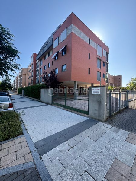 Foto 38a789d0-6fe4-4f0d-b341-0da07075c133. Parking coche en calle arribes del duero 14 panaderos inmobiliaria, garaje doble para dos coches en venta en zona del nuevo hospital. en Valladolid