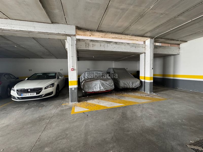 Foto c69aa3d2-4c7c-413b-af27-761a445e5e82. Parking coche en calle arribes del duero 14 panaderos inmobiliaria, garaje doble para dos coches en venta en zona del nuevo hospital. en Valladolid