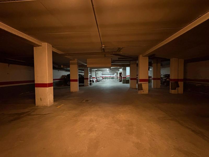 Foto d1aceeb9-ea38-4380-acc8-22bfa4dad3e0. Autoparkplatz in avenida madrid 44 in Laguna de Duero