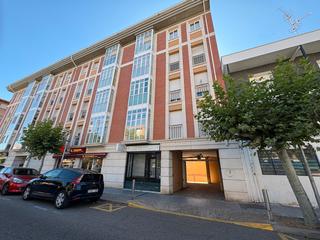 Aparcament cotxe a Avenida madrid 44. Grupo integra, venta de plaza de garaje en avenida de madrid de