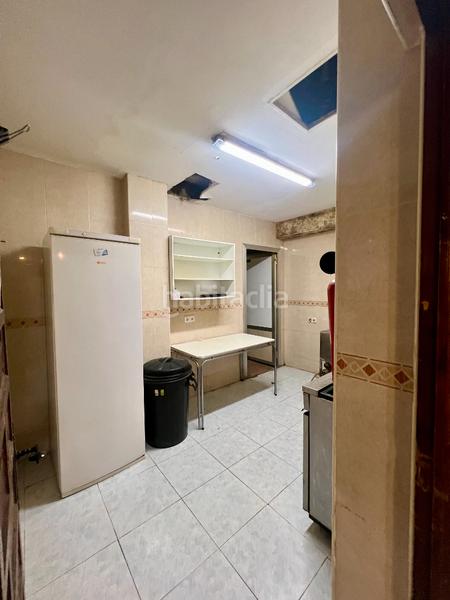 Foto 4e960077-fd2f-4b20-b024-2612266bd78b. Locale commerciale in calle de joaquín velasco martín 116 in Valladolid