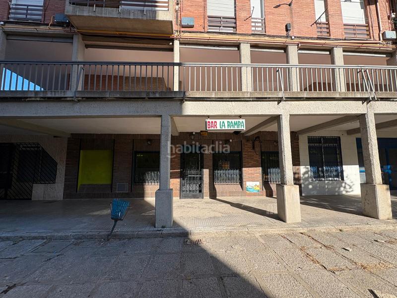 Foto 98b18a65-b169-4de7-958d-d7dbfbd44a91. Locale commerciale in calle de joaquín velasco martín 116 in Valladolid