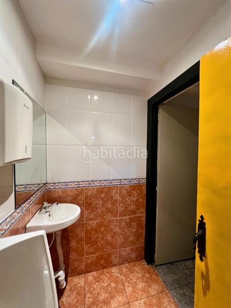 Foto a6bb80a0-f655-461d-8624-8aa0a424f630. Locale commerciale in calle de joaquín velasco martín 116 in Valladolid