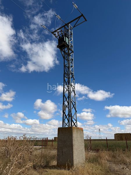 Foto b223bd23-28a8-48c8-92ec-3f2ea838512a. Industrial building in n/a in Sangarcía