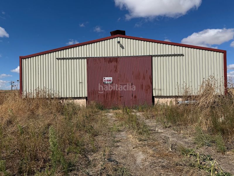 Foto eebd9573-fb73-4132-b2d7-721c32e62b8e. Industrial building in n/a in Sangarcía