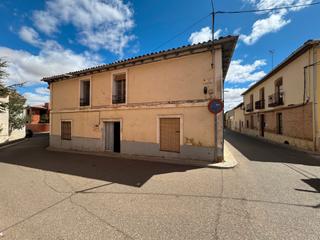 Masia  Calle salvador 2. Grupo integra, casa de pueblo con patio en venta en mayorga.