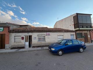 Casa  Plaza españa 9. ¡descubre el encanto de vivir en el carpio! esta casa de pueblo,