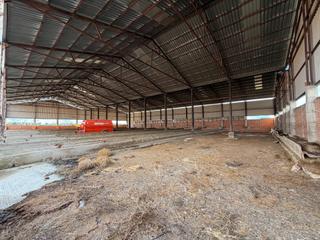 Bâtiment à usage industriel à Lugar extrarradio 8. ¡oportunidad única para emprendedores del sector ganadero!