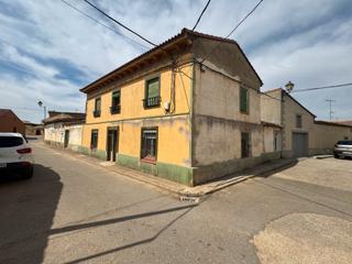 Bauernhof in Travesía del palacio 5. ¡descubre esta encantadora casa de pueblo en villavicencio de lo