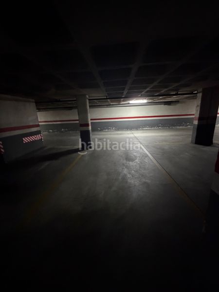 Foto fde5d9a1-e54d-4bfd-8e7c-2f0a9109b0b8. Parking coche en avenida de burgos 6 grupo integra, amplia plaza de garaje en avenida de burgos junto al puente mayor . en Valladolid