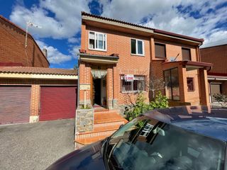 Casa a schiera  Calle a. Panaderos valladolid, chalet adosado en venta en olmedo.