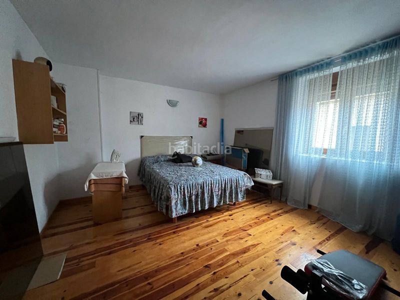 Foto f3c4d025-a59e-4cf4-859f-c2123e830477. Country house with fireplace in Santibáñez del Val