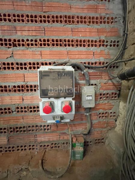 Foto bedbff52-a7ef-43c2-8673-b08ed376e735. Nau industrial a Mucientes