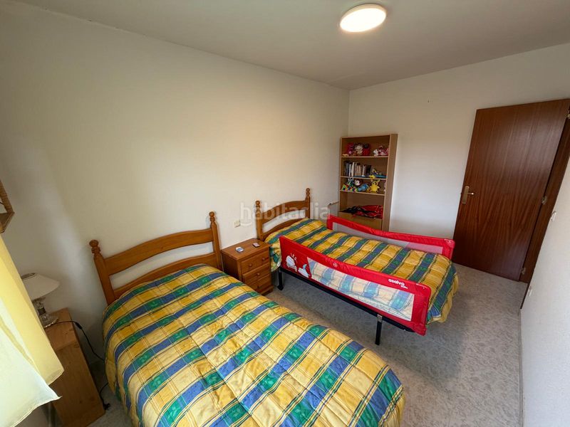 Foto 16ad7f22-271e-4530-9f0f-4b1523b8b987. Casa aparellada amb calefacció aparcament a Urueñas