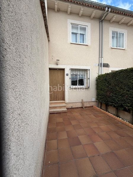 Foto 45585961-42b0-473c-a5e9-7ee4c46d7328. Casa aparellada amb calefacció aparcament a Urueñas