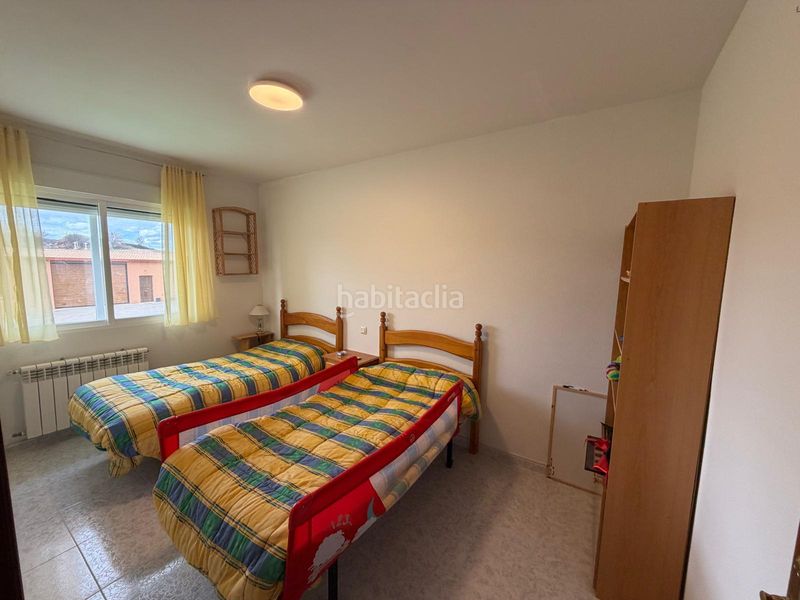 Foto 565585d1-04e1-4995-9baf-1fa12825f5aa. Casa aparellada amb calefacció aparcament a Urueñas