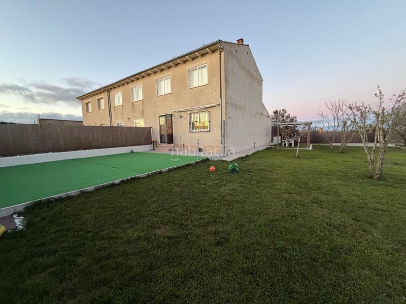 Foto db233433-9af4-4da7-b31b-f7829ba6a58d. Casa aparellada amb calefacció aparcament a Urueñas