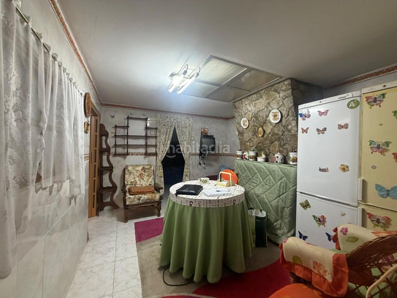 Foto 2ac621ae-69f5-413e-a326-766c1086ff9a. Masia amb xemeneia a Cuelgamures