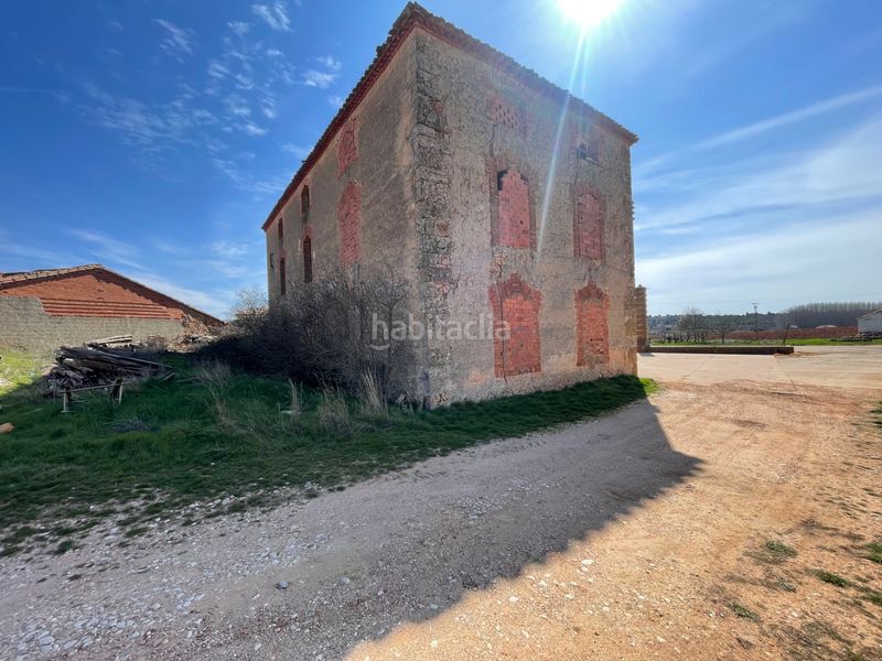 Foto f479a007-6358-47c4-ba36-22cf23fe6c4a. Masia a Rioseco de Soria