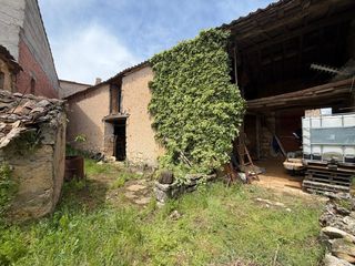 Masia  Calle talanquera. Panaderos valladolid, casa de piedra de dos plantas para rehabil