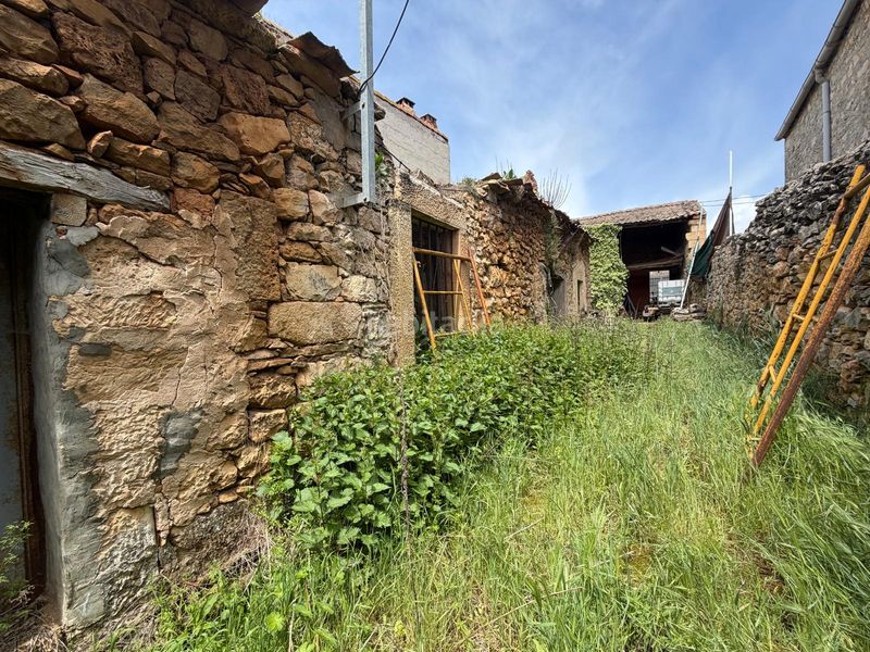 Foto 87f3e6b3-2b4a-4518-b6b9-9c3d1570c106. Masia amb aparcament a Sepúlveda