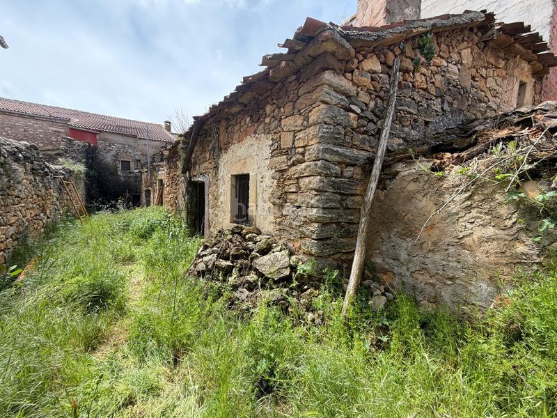 Foto b0cef6b2-32c0-435c-aeca-e74f9073fb6e. Masia amb aparcament a Sepúlveda