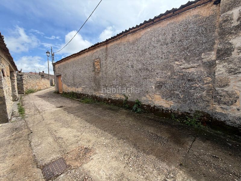 Foto c25e0fbd-5ca5-4fd4-8cfd-45e069f70d6a. Masia amb aparcament a Sepúlveda