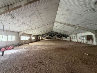 Industrial building  Calle viñas bajeras 7. Panaderos valladolid, nave avícola de 1700m2 con parcela de 600m