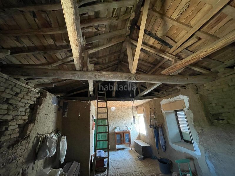 Foto 73b1e837-698a-46de-ab70-e92ae12feeb3. Masia amb xemeneia calefacció aparcament a Joarilla de las Matas