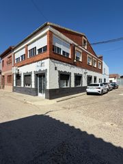 Country house  Calle san miguel. Panaderos valladolid inmobiliaria, casa con bar y cafetería en t