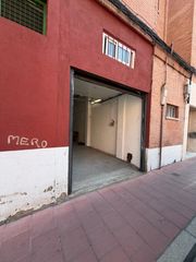 Local Comercial a Calle del Bailarín Vicente Escudero