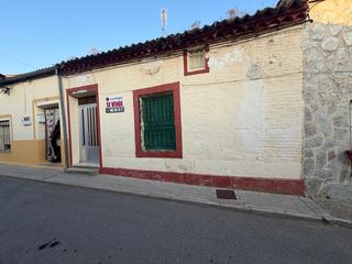Casale  Calle carravilla. Panaderos valladolid inmobiliaria, casa con patio en venta en si