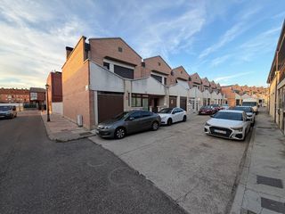 Miete Reihenhaus  Calle arado. Panaderos valladolid inmobiliaria, chalet adosado totalmente equ