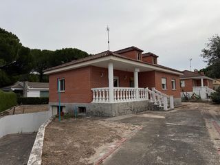 Chalet  Calle uno. Panaderos valladolid inmobiliaria, chalet independiente en trasp