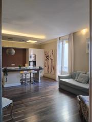 Appartement à Carrer de casanova 22. Piso en venta con mucha luz en sant antoni, barcelona