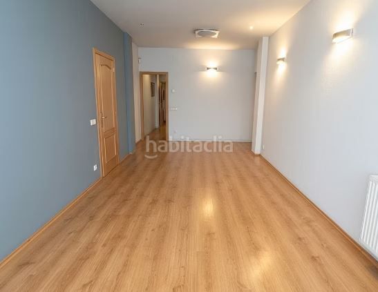 Foto 59f78b97-8728-4814-b637-7246a7f2211c. Pis amb calefacció a Vila de Gràcia Barcelona