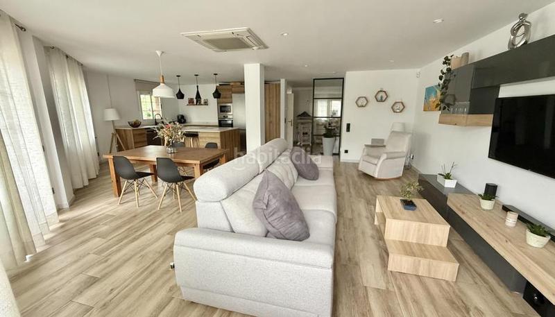 Foto 2eb30ac1-5aac-4ea2-ac54-31873cae38ea. Casa a carrer de mar 66 a Centre Pineda de Mar