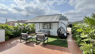Haus in Carrer de mar 66. Moderno chalet con vista panorámica al mar y la montaña