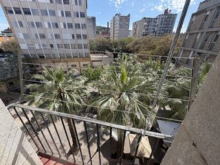 Pis en Carrer de gu�rdia 11. Piso reformado, exterior y muy luminoso en barcelona