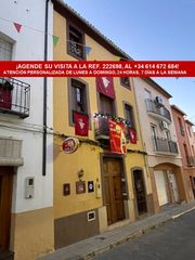 Edifici a Oliva Pueblo. Hotel con encanto listo para operar en el casco antiguo, albaida