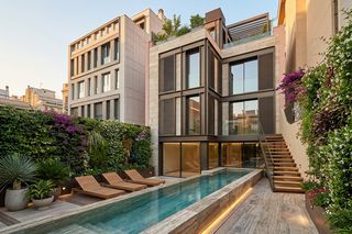 Edifici  Carrer de les tres torres 11. Casa en venta en les tres torres barcelona
