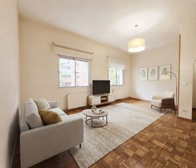 Flat in Calle del General Cabrera 15