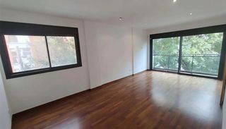 Appartamento in Ocata. Piso en venta con balcón exterior en todas las estancias en cent