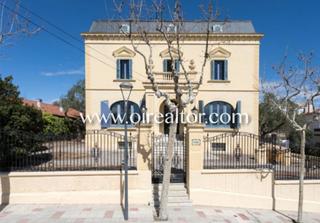 Gebäude in Carrer pep ventura 5. Edificio hotelero con licencia turistica en venta en el masnou,