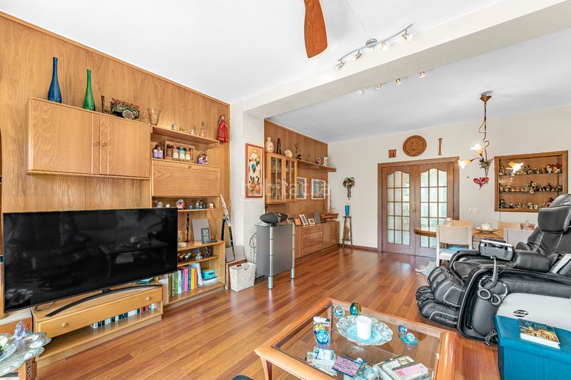 Foto 73487981-e35a-4604-ae6e-703ba080a054. Etagenwohnung mit heizung in La Nova Esquerra de l´Eixample Barcelona