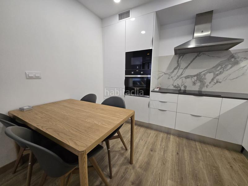 Foto d42e39ee-dd28-45fc-9e0f-4c525dcddb3c. Piso en avinguda del paral·lel 25 piso en venta en pleno centro en Barcelona
